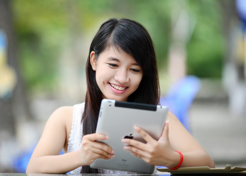 Best Apps for Staying Connected With Your Team While Traveling in 2026 Best Apps For Staying in Touch With Your Staff While Traveling