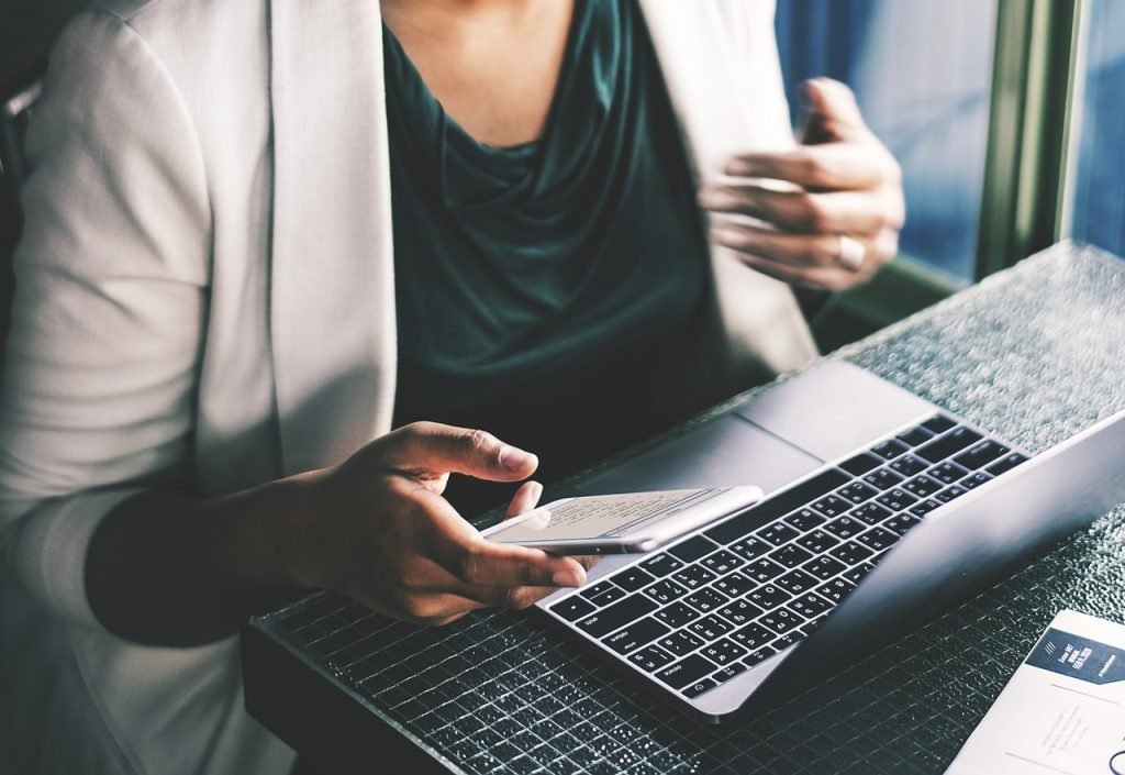 8 ROI Boosting Employee Onboarding Training Tips for SMBs